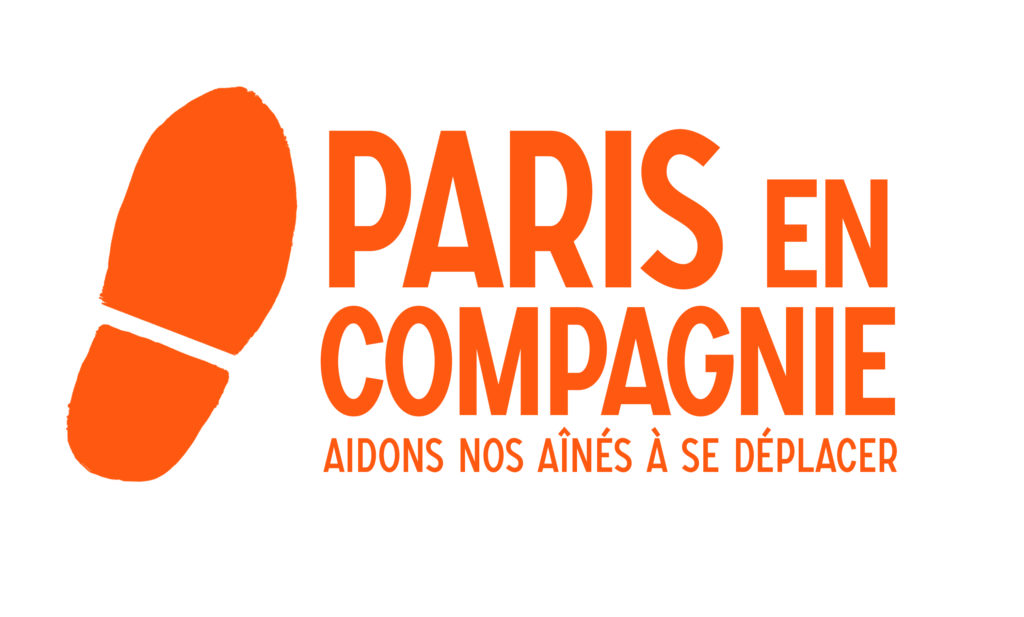 Logo orange de Paris en Compagnie - Empreinte de chaussure et slogan "aidons nos aînés à se déplacer"